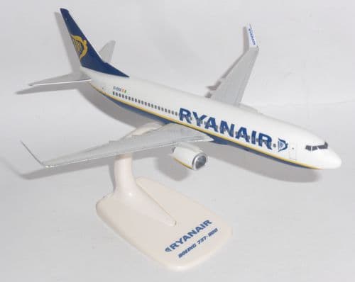 Boeing 737-800 Ryanair Ireland Snap Fit Airliner Collectors Model Scale 1:200 EI-ENX   G