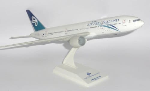 Boeing 777-200 Air New Zealand Resin Skymarks Collectors Model Scale 1:200 EJ5