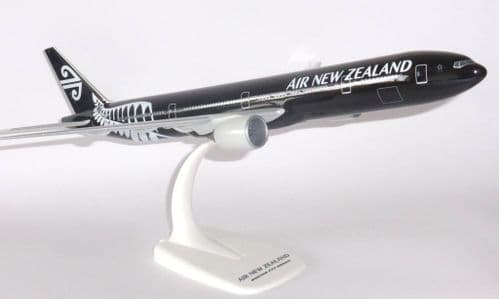 Boeing 777-300 Air New Zealand Black Livery Herpa Collectors Model Scale 1:200 E