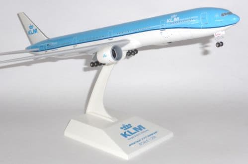 Boeing 777-300 KLM Royal Dutch Airlines Skymarks Collectors Model 1:200 SKR951 E