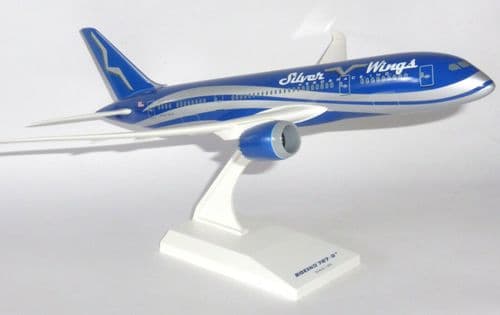 Boeing 787-8 Silver Wings Aerospace Skymarks Collectors Model 1:200 SKR5031  EJ