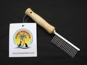 Medium Tooth Grooming Comb with Wooden Handle