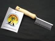 Moulting Grooming Comb with Wooden Handle